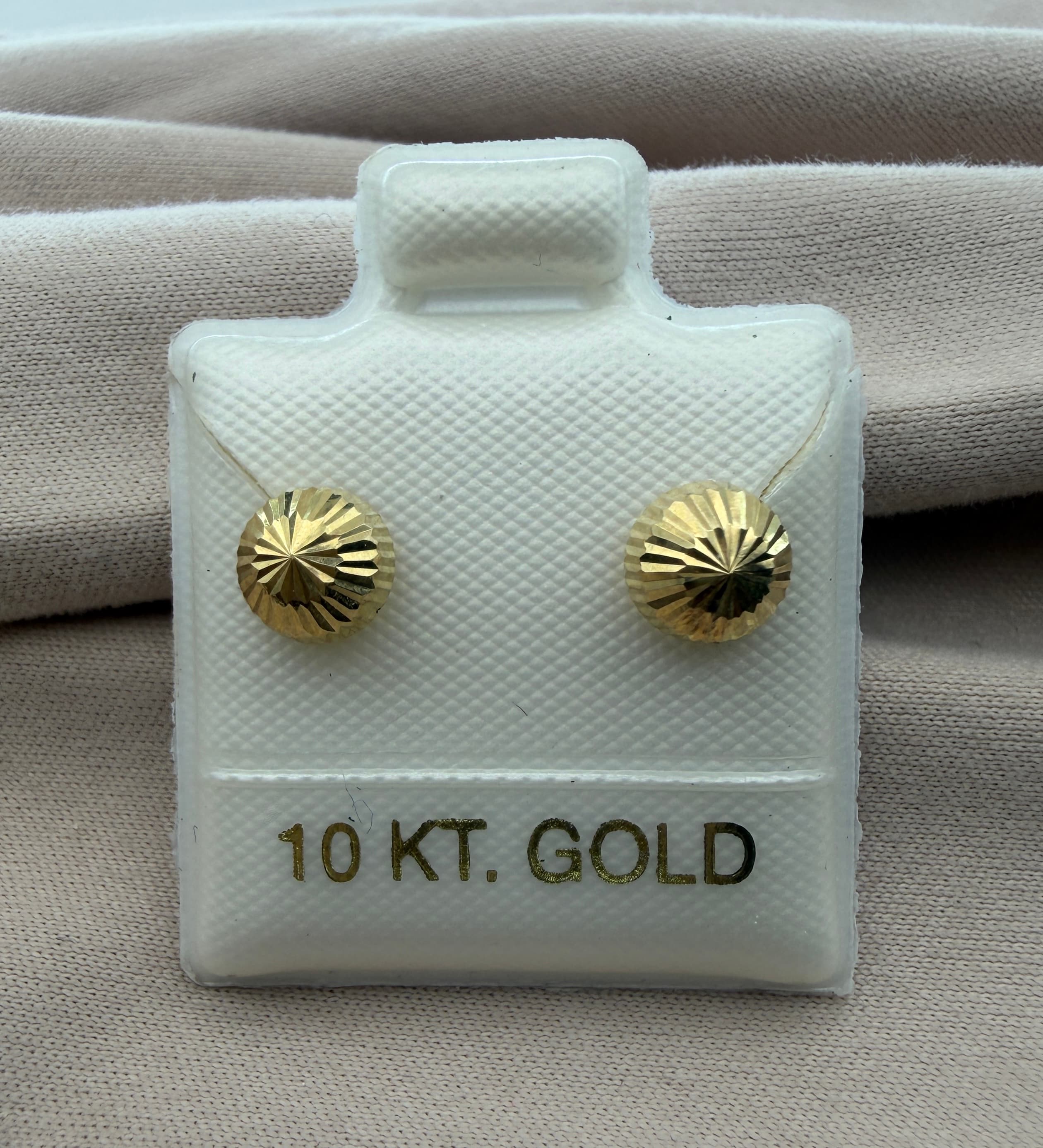 Broqueles Sol Radiante — Oro 10k con Tallado Sunburst