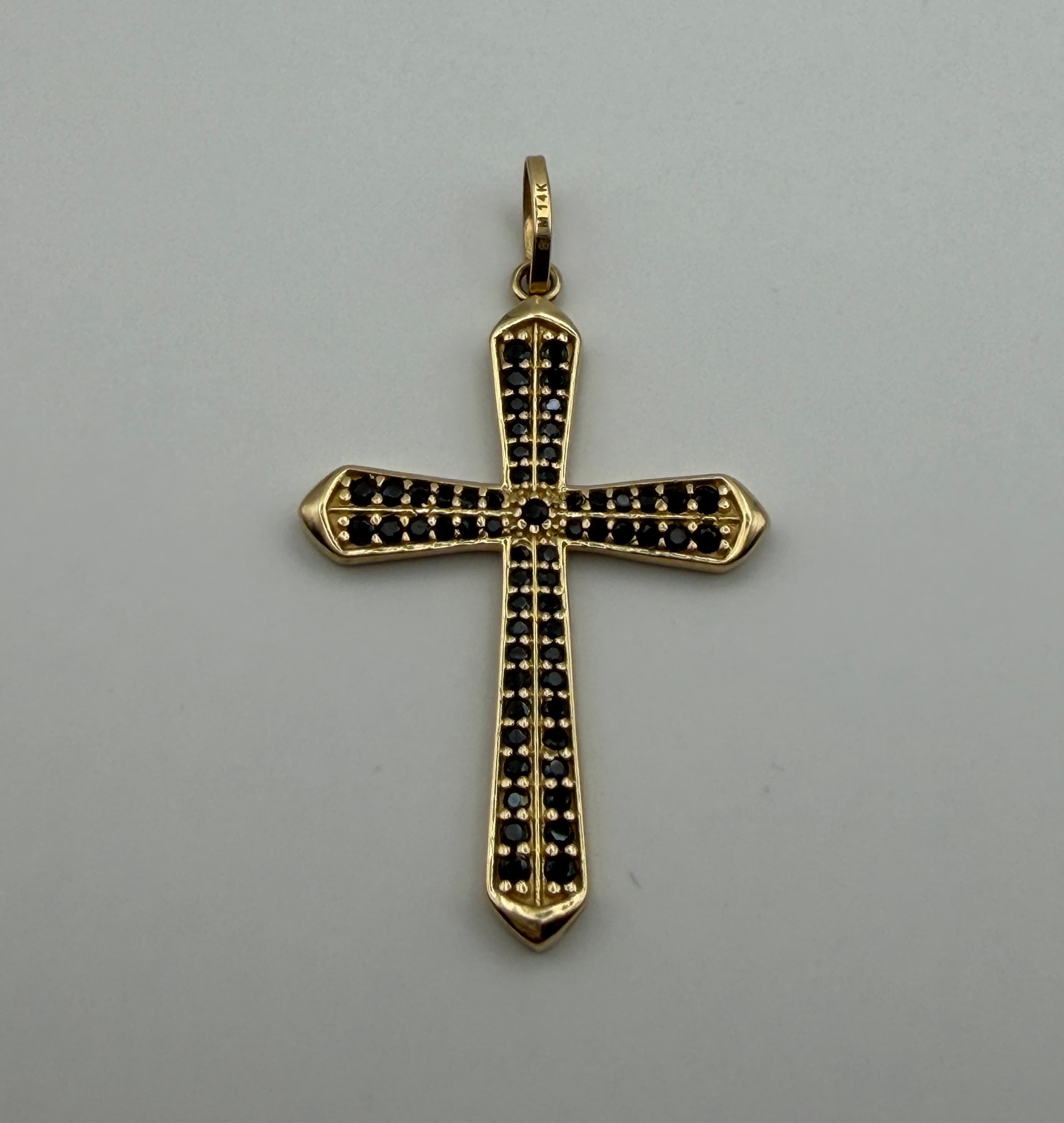 Cruz Italy con Zirconias Negras